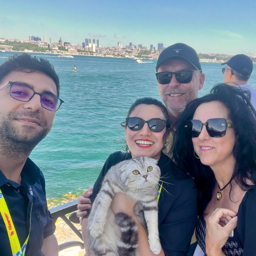 En La Torre De La Doncella Con El Grupo Guia Turistico Turquia