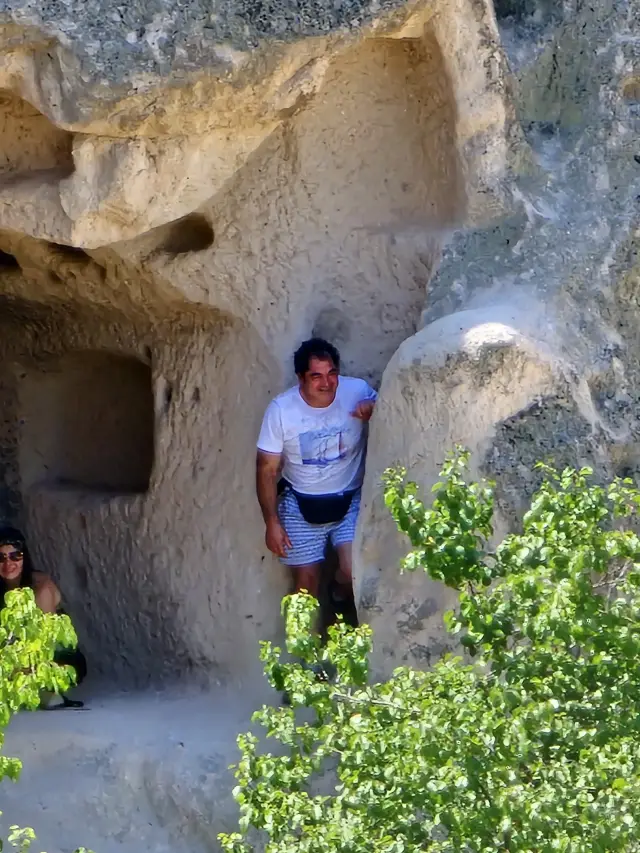 Explorando una vivienda cueva en Capadocia, Turquía | Guía Turístico