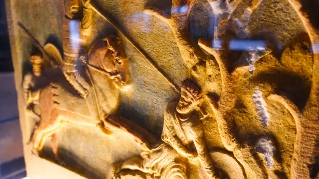 Relieve En Museo De Troya En Canakkale 2, Çanakkale, Turquía | Guía Turístico