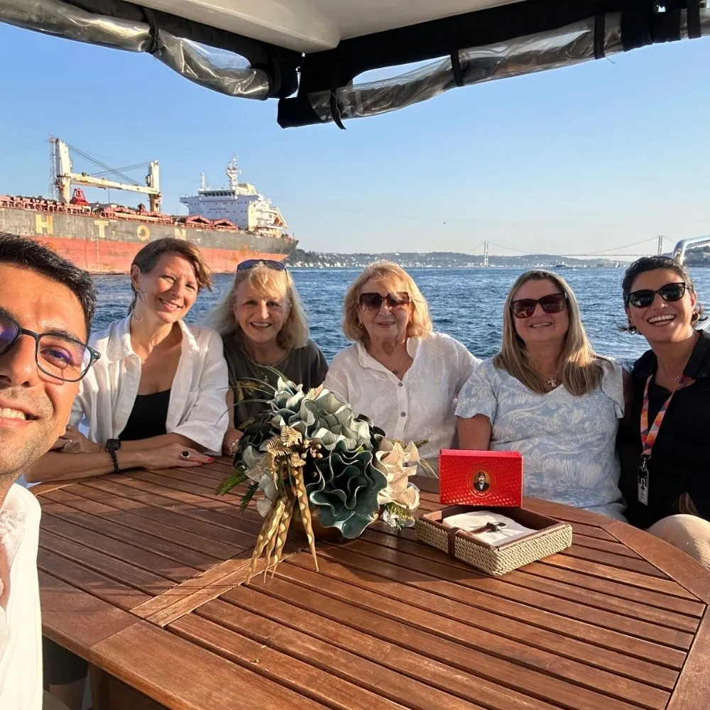 Tour De Bosforo En Yate Privado en Turquía | Guía Turístico