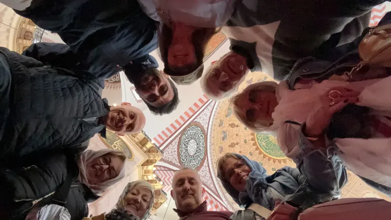 Foto circular bajo de la cupula de la mequta soliman 768w